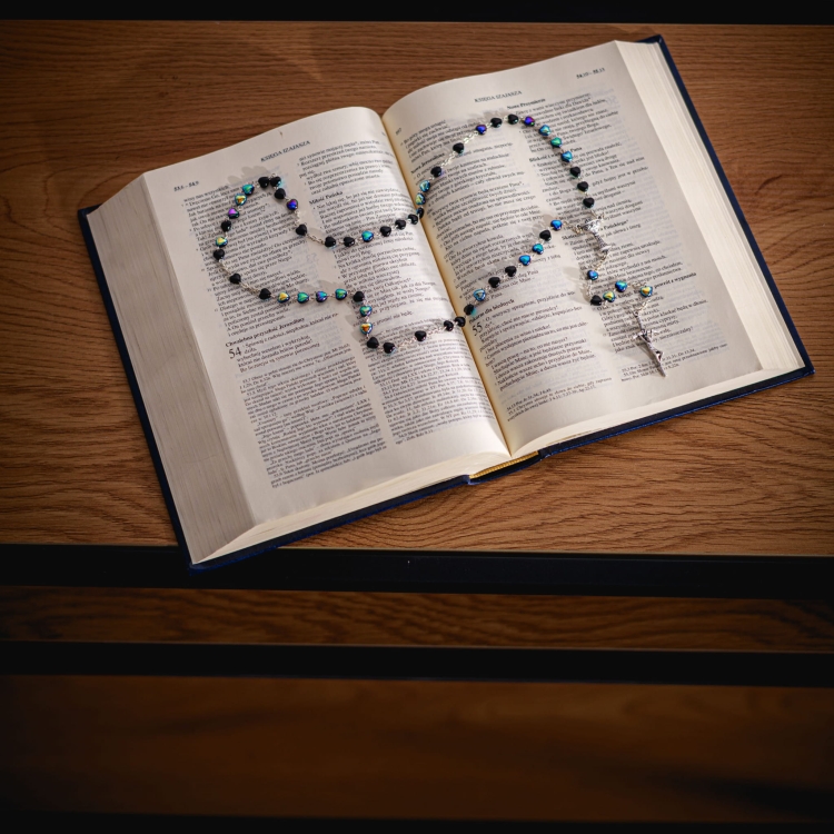 Różaniec serce granatka - Biblia