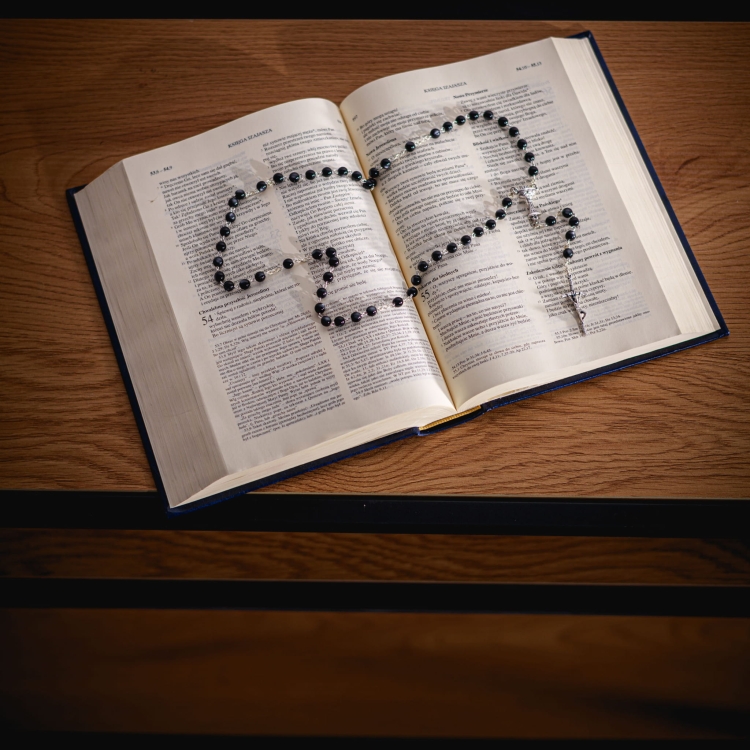 MADRE PERLA KULKA HEMATYT IHS BIBLIA.JPG