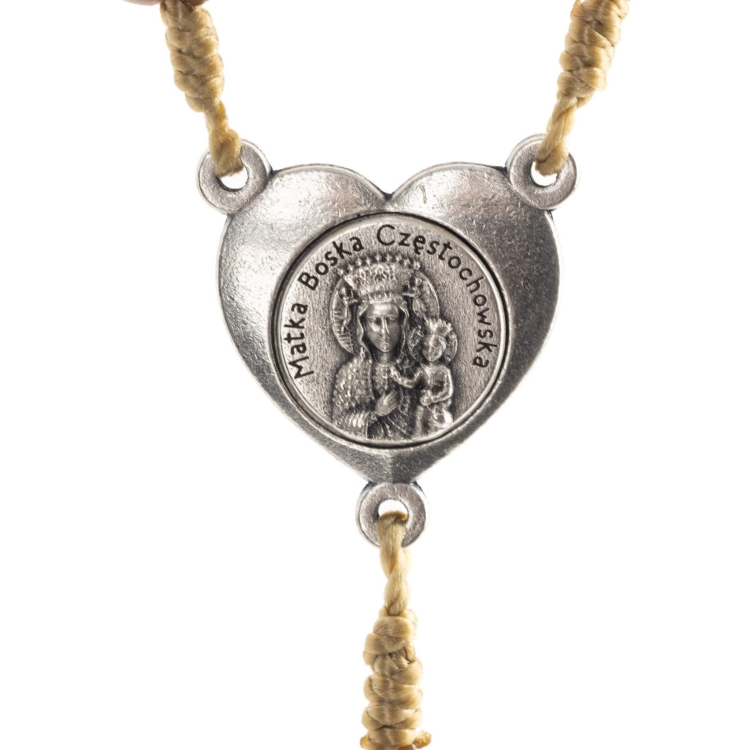 Różaniec z drewna oliwnego 8 mm na sznurku - łącznik serce - krzyż Św. Benedykt