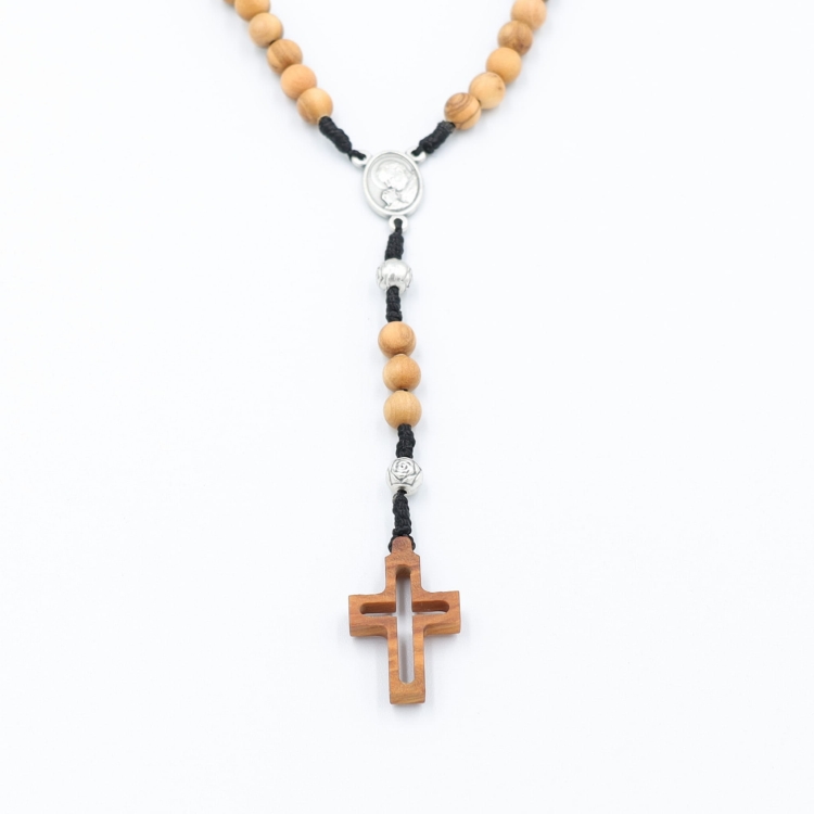 Różaniec z drewna oliwnego 6 mm + róże 6 mm + krzyż ażur