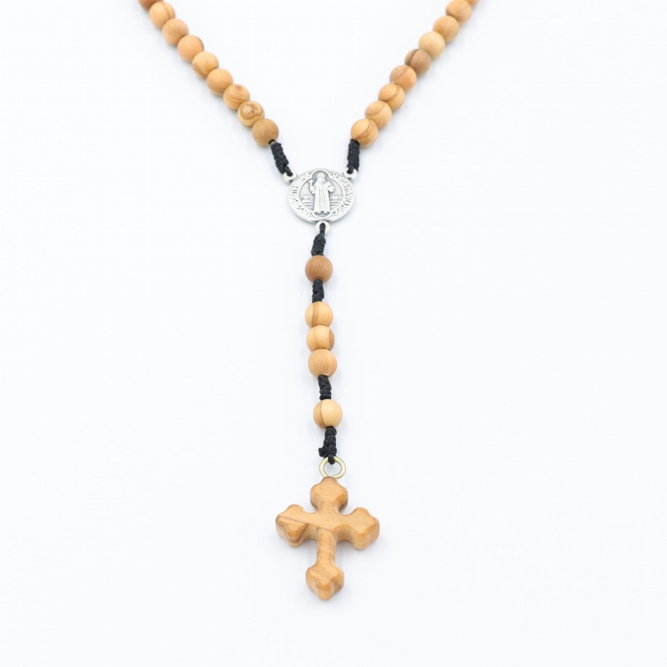 Różaniec z drewna oliwnego 6 mm + Św. Benedykt